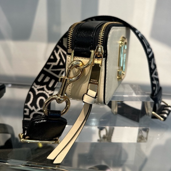 NWT! NEW! Marc Jacobs The Bi-Color Snapshot Cream and Black Crossbody Bag - Picture 5 of 16